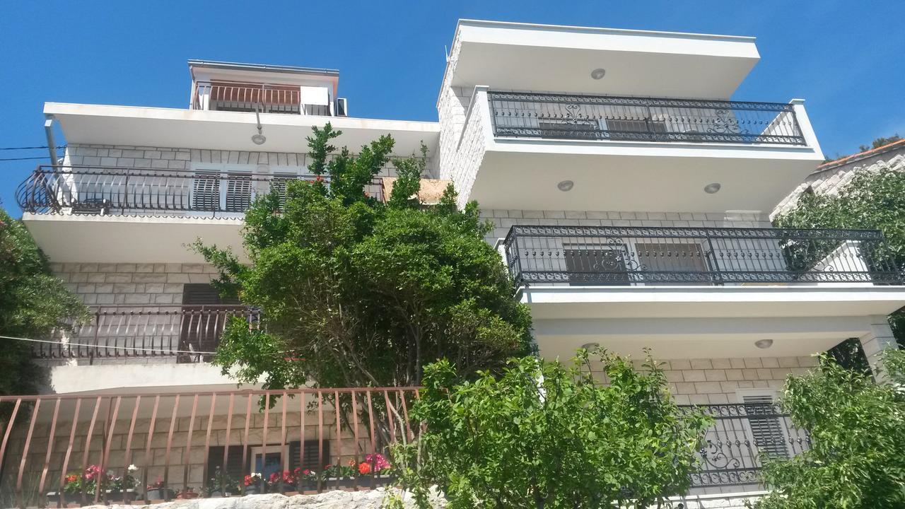 Apartments Rose Pisak Exteriér fotografie